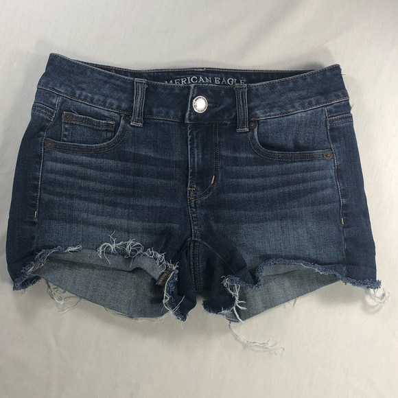 American Eagle Outfitters Pants - 👑American Eagle Frayed Dark Wash Shorts Size 00